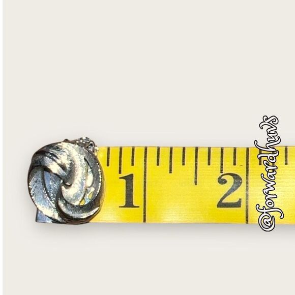 Vintage Silver Tone Clip On Earrings - Picture 11 of 12